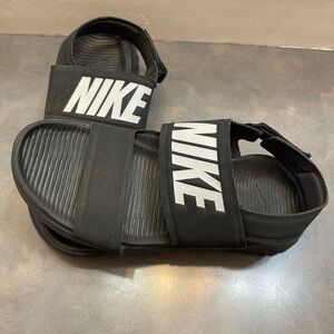 Nike Tanjun Black White Womens Strappy Beach Water Walking Sandals Slip On 7